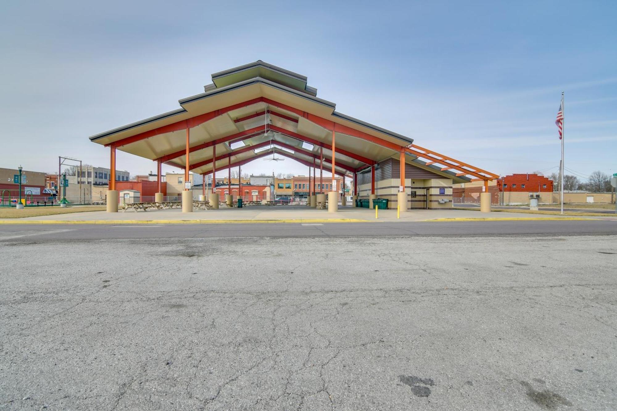 Dtwn Loft In The Heart Of Monett Pets Welcome! 외부 사진