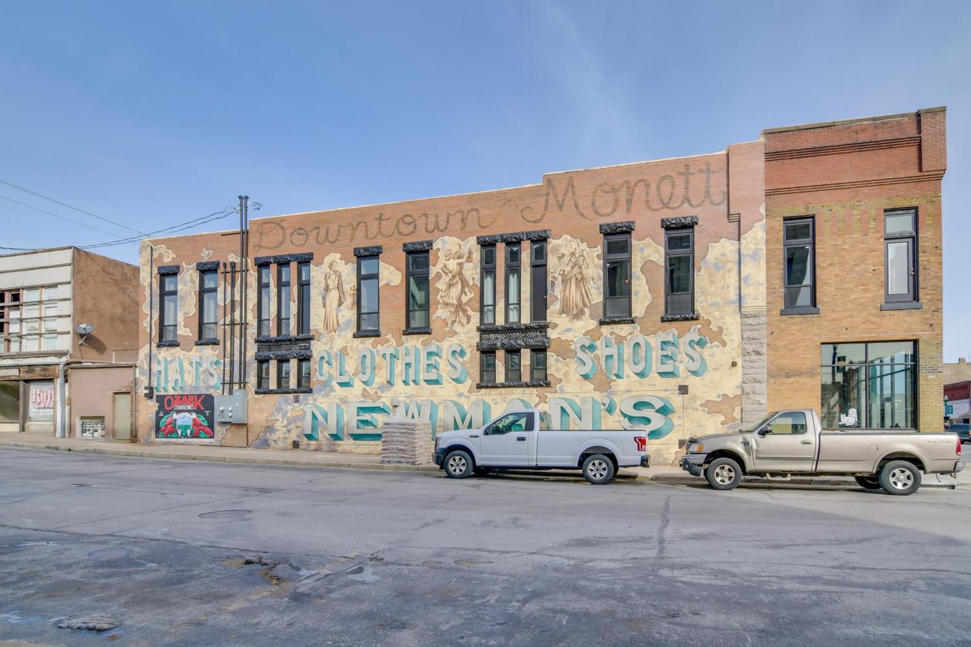 Dtwn Loft In The Heart Of Monett Pets Welcome! 외부 사진